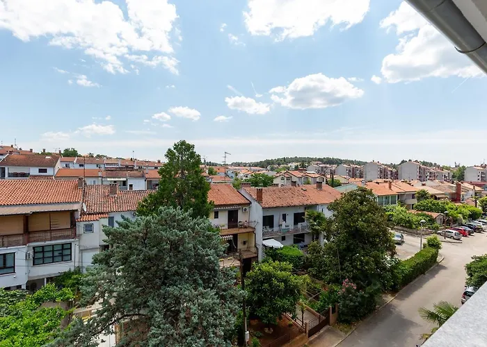 Amoroso 200m From Sea Daire Poreč