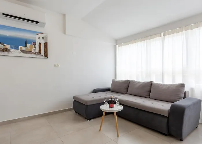 Amoroso 200m From Sea