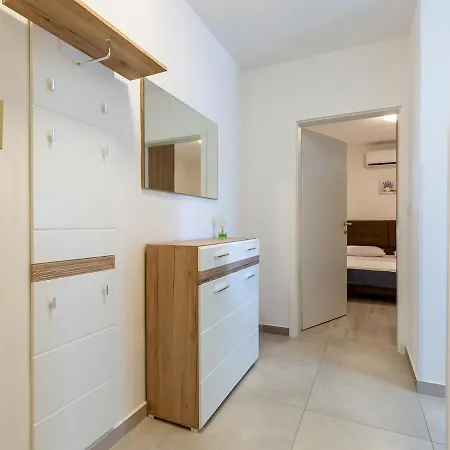 Apartment Amoroso 200m From Sea *