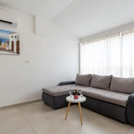 Amoroso 200m From Sea