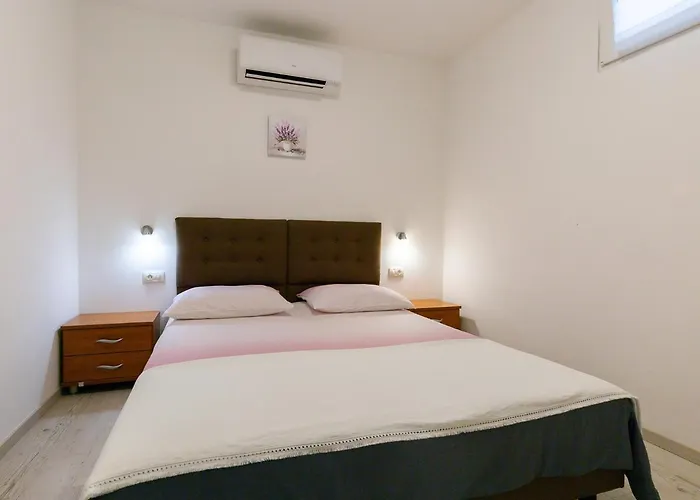 Апартаменти Amoroso 200m From Sea