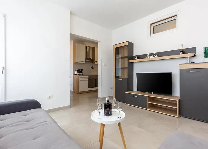 Amoroso 200m From Sea Апартаменти *