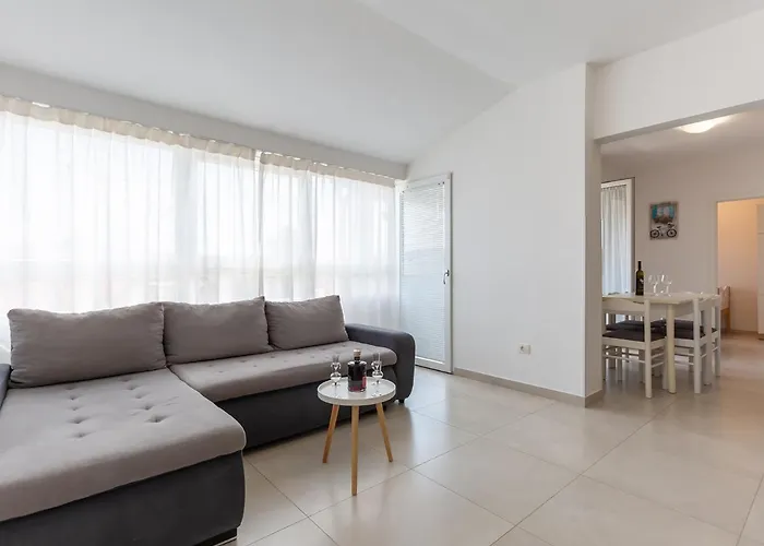 Amoroso 200m From Sea